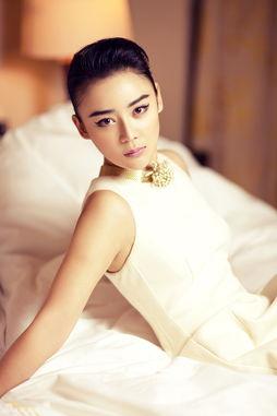 明星清新写真照片,明星清新写真下的自然魅力