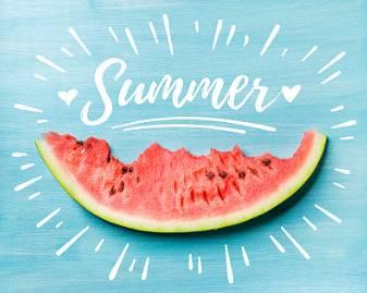 金属徽章吃瓜拍照文案,金属徽章下的趣味瞬间