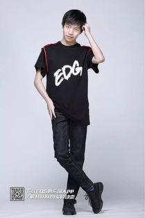 男明星灰色袜子,探寻男明星的个性魅力