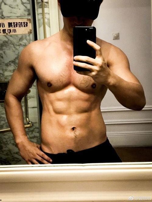 明星的腹肌健身视频,跟随健身达人打造完美腹肌